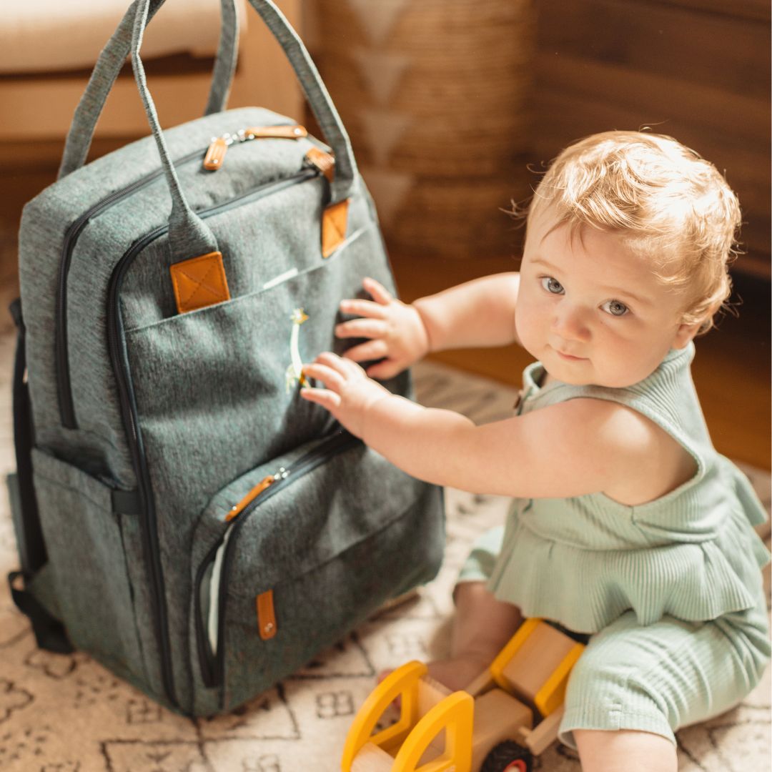 9 Diaper Bag Essentials You Should Always Have With You – DYPER